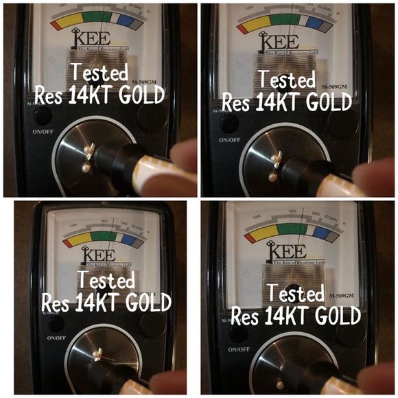 🔥SOLD🔥14KT Yellow Gold White Pearl Stud Earrings - Picture 5 of 7